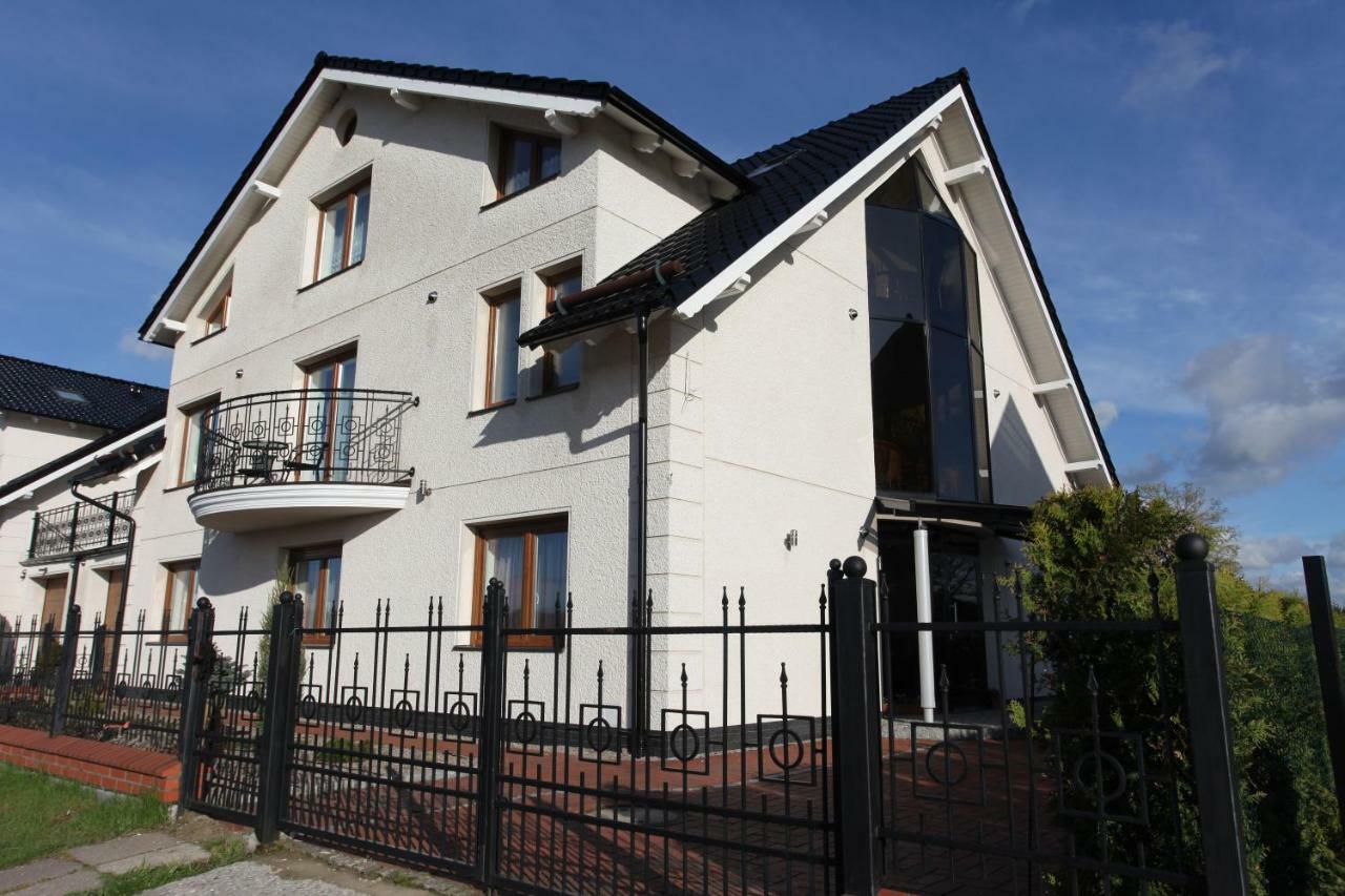 Pokoje Goscinne Jolka Leba Exterior photo