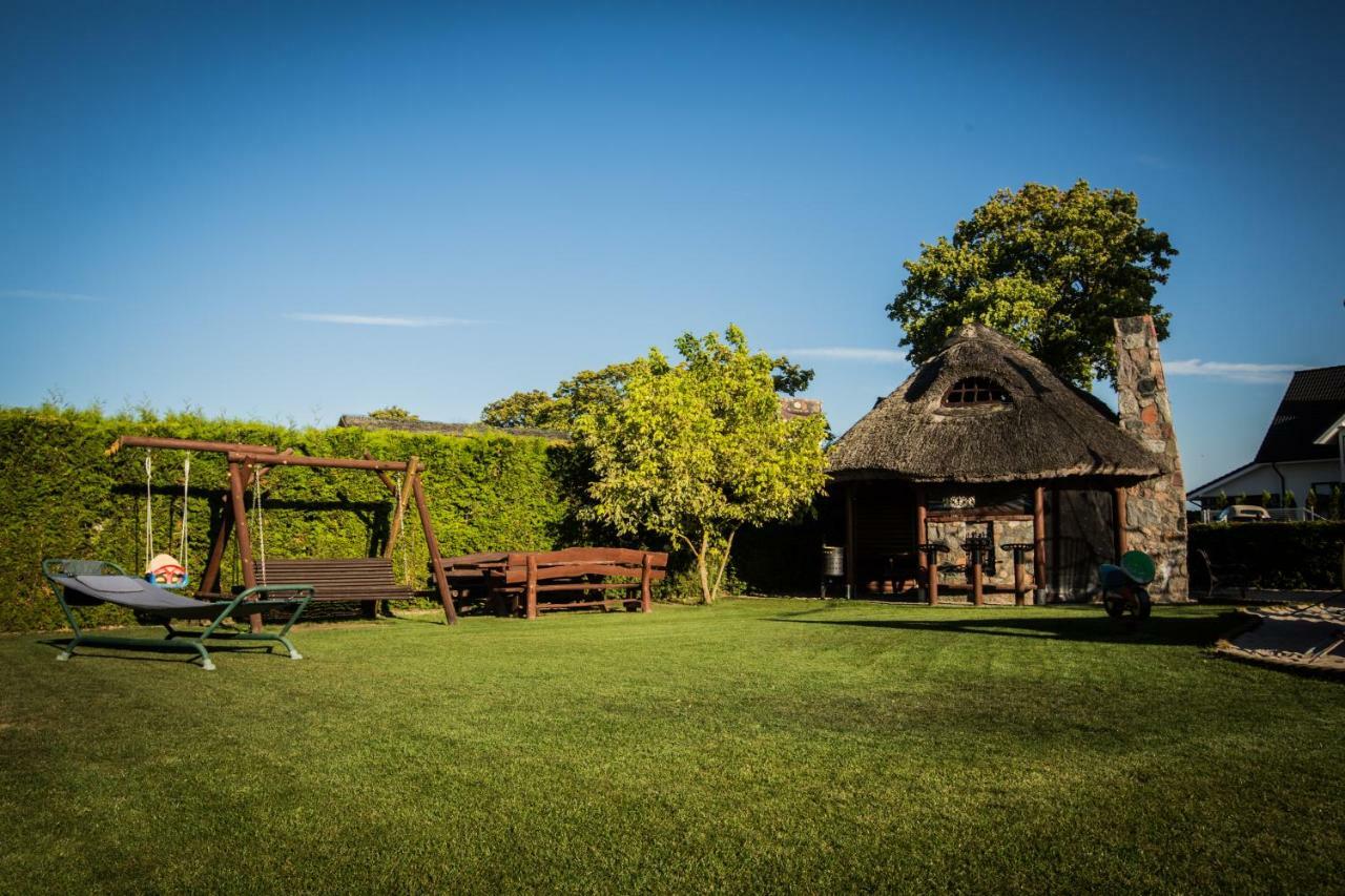 Pokoje Goscinne Jolka Leba Exterior photo